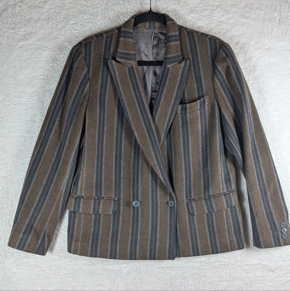 Ecru Paris Elegant‎ Gray and Brown Jacket